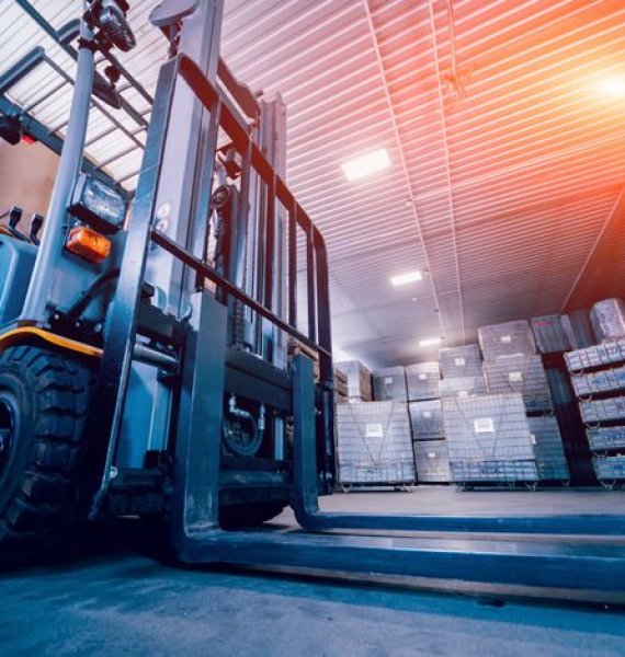 How Diesel Forklift and Electric Forklift Excel in Different Applications