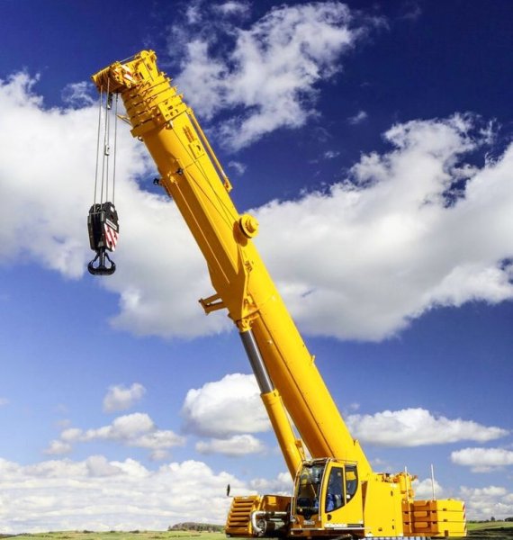 Exploring the Functions of an Auto Crane in Modern Trucks
