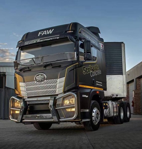 Comparing Straight Trucks and Truck Tractors for Urban Food Delivery Needs