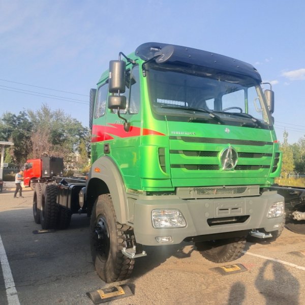 BEIBEN 6×6 Cargo Truck Chassis 4