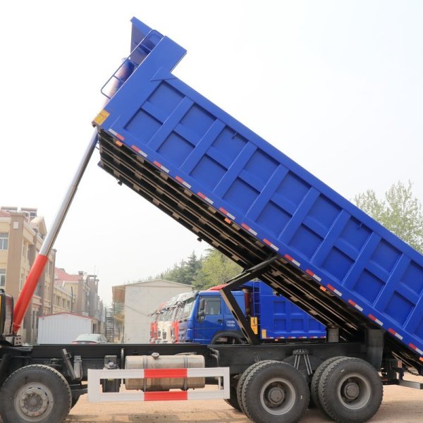 Sinotruk 12 Wheeler Tipper Low Cost Heavy Duty Truck