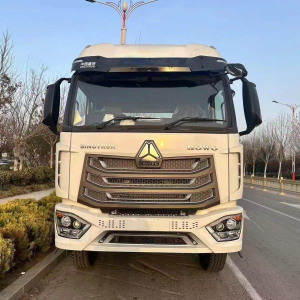 Sinotruk 6x4 Heavy Duty Tractor