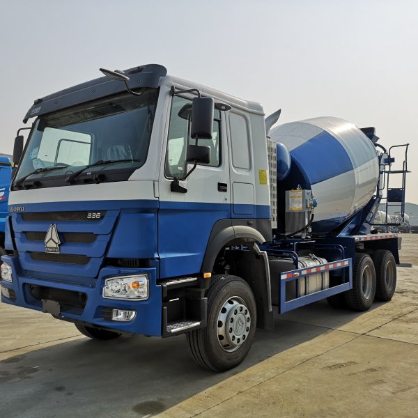 Sinotruk Compact Concrete Mixer - 10 Wheeler Construction Vehicle 