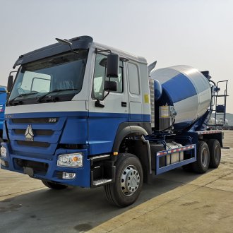 Sinotruk Compact Concrete Mixer - 10 Wheeler Construction Vehicle 