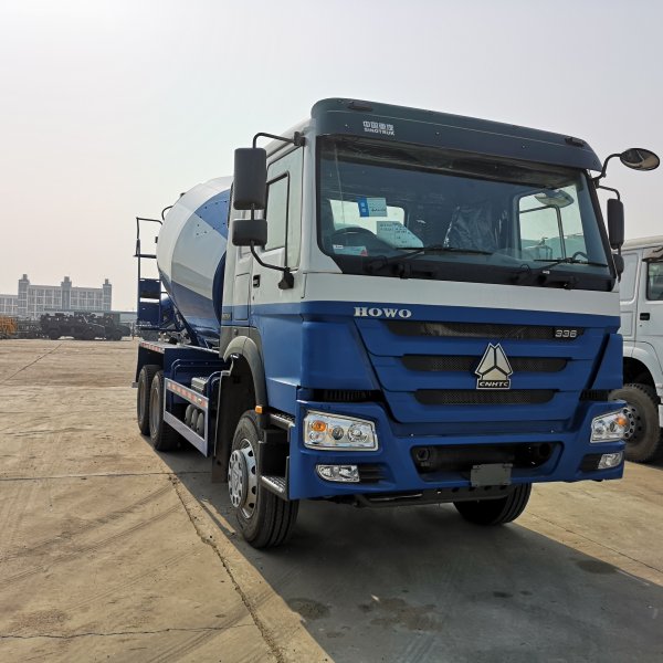 Sinotruk Compact Concrete Mixer - 10 Wheeler Construction Vehicle 