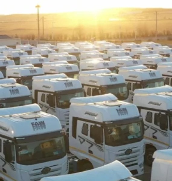 Why Smart Buyers Prefer Chinese Trucks for Global Transport