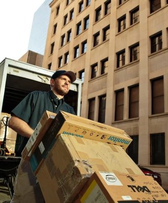 Why Box Trucks Are the Ultimate Solution for City Deliveries