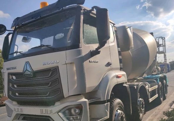 Specialized Vehicle Bodies and Integrated Attachments