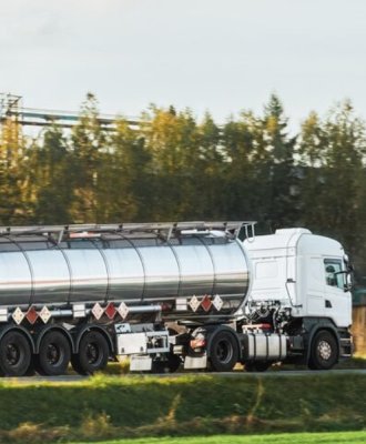 Why Tank Semi-Trailers Are Your Best Option for Safe and Efficient Liquid Hauling