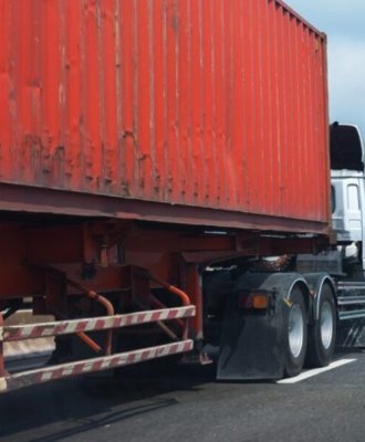 Ultimate Guide to Choosing a Heavy Duty Truck for Long-Haul Freight