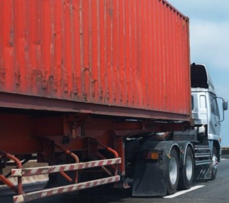 Ultimate Guide to Choosing a Heavy Duty Truck for Long-Haul Freight