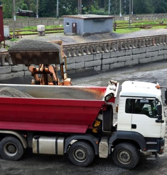 Top Trucks for Hauling Construction Materials Efficiently