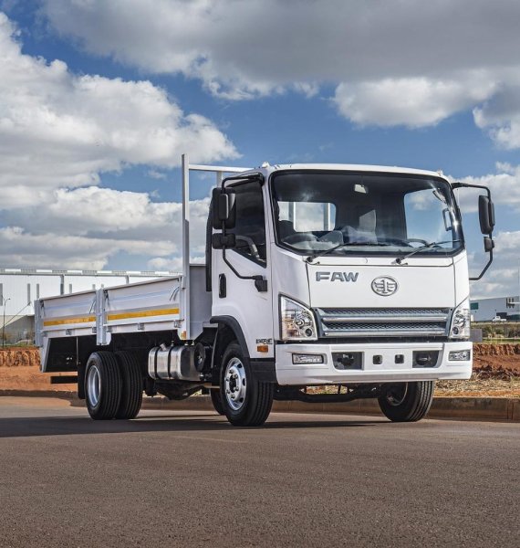 Maximizing Fleet ROI: How to Mix and Match Rigid, Light, and Cargo Trucks for Peak Efficiency