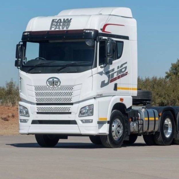 FAW 6x4 460HP CNG Tractor features high-pressure direct injection engines