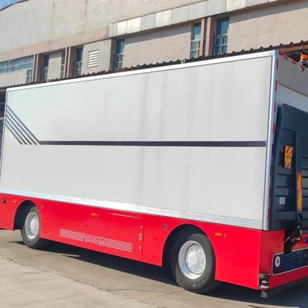 10 Ton Heavy-Duty Outdoor AGV | GNSS+IMU Guided Enclosed Box Automated Guided Vehicle with Lift Tailgate