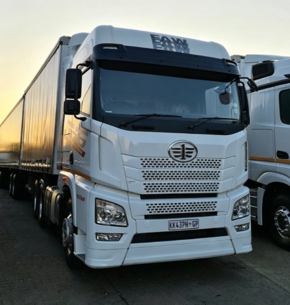 The Step-by-Step Guide for International Buyers Sourcing Commercial Vehicles from China