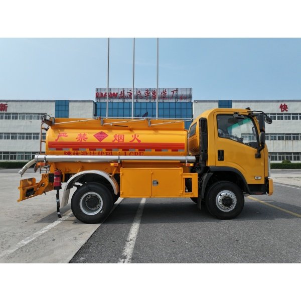 CY-3000/5000 Diesel Trackless Fuel Transport Vehicle