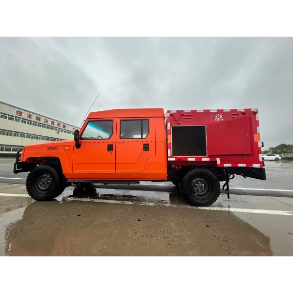 FCB-2/1.5(F) Single & Double Row Integrated Blasting Materials Transport Vehicle