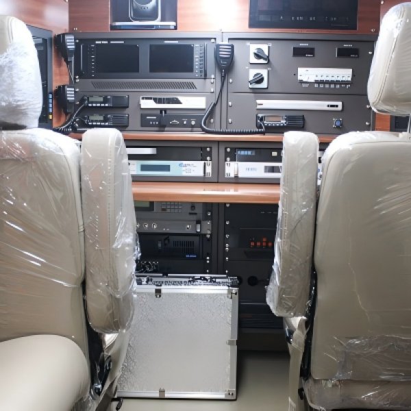 4×4 Off-Road Forest Fire Communication Command Vehicle | Wildfire Emergency Mobile Communication Center Truck