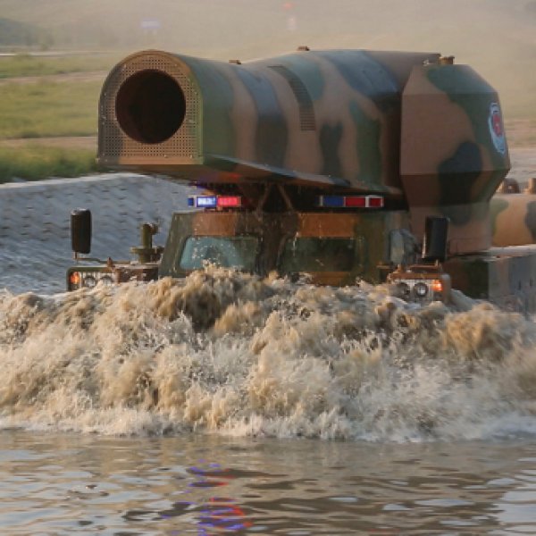 Tracked Jet Turbine Fire Suppression Vehicle | Armored All-Terrain Jet Fire Extinguishing Tank Truck
