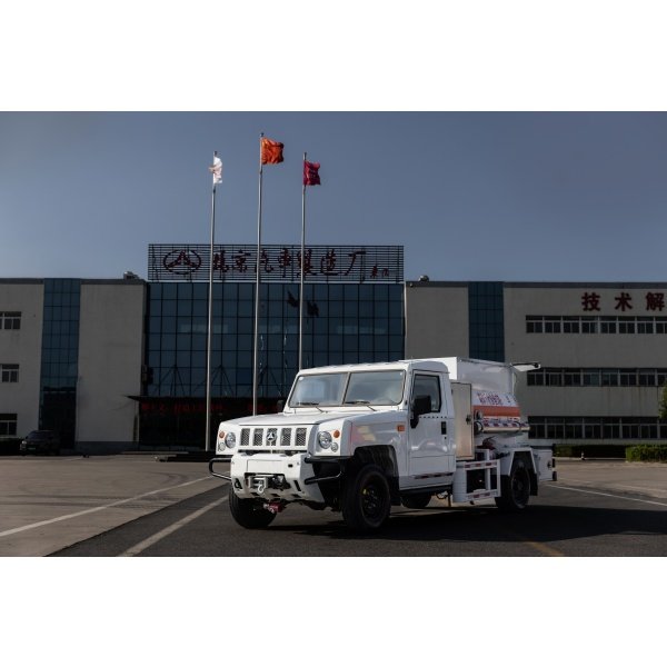 Warrior 4WD Hazardous Chemical Class II Chassis For Fuel Tank & Dangerous Goods Truck Modification