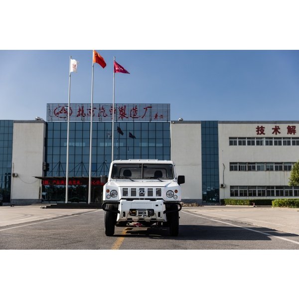 Warrior 4WD Hazardous Chemical Class II Chassis For Fuel Tank & Dangerous Goods Truck Modification