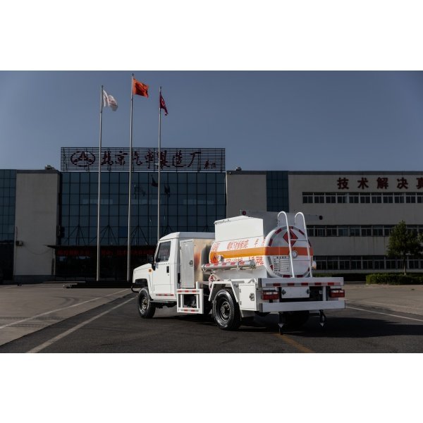 Warrior 4WD Hazardous Chemical Class II Chassis For Fuel Tank & Dangerous Goods Truck Modification