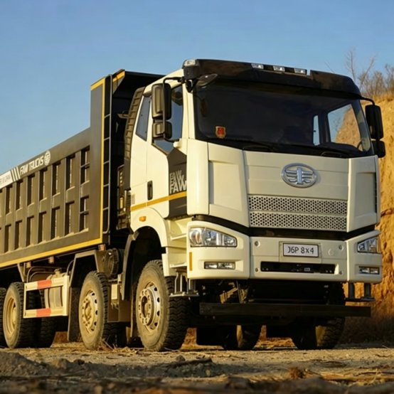 8x4 dump truck delivers maximum payload stability and braking safety