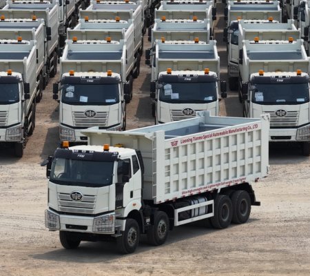 How to Choose the Right Chinese Tipper Truck Partner for Overseas Projects