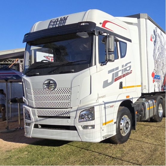 Commercial truck types for logistics, construction, mining, and specialized transport