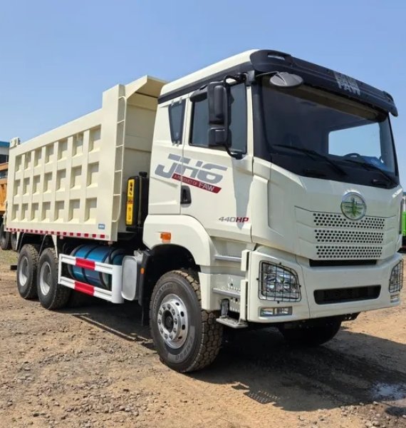 Why 6x4 Truck Configurations Are Popular in Heavy Transport Fleets