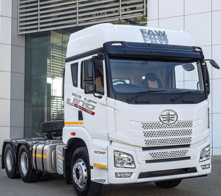 How Fleet Operators Can Choose a Fuel-Efficient Truck Tractor