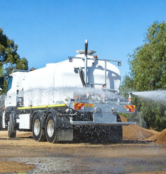 Water Tank Truck Buying Guide for Construction, Mining, and Municipal Use