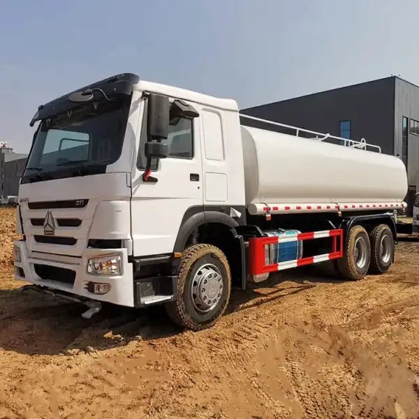 Heavy-duty water tanker truck with high-performance spray system