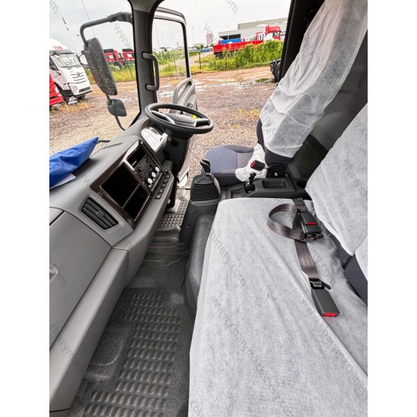 FAW 4X2 16m³ Enclosed Van Box Truck Light Diesel