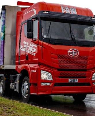 Starting Your Trucking Business on a Budget: Affordable Chinese Trucks That Deliver