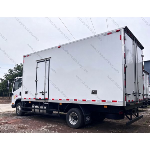 FAW 4X2 Refrigerated Reefer Truck  for Food Transport