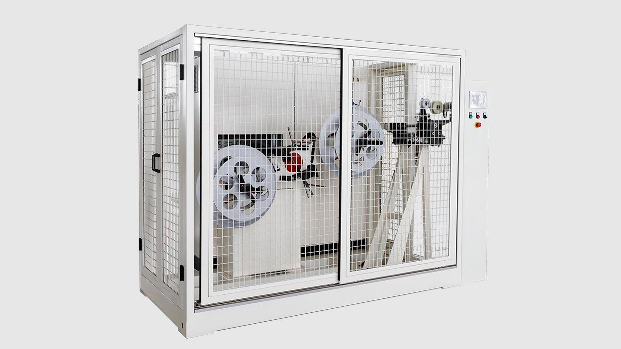 Double-station automatic winding machine