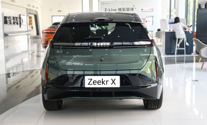 -1_0007_800x0_1_q95_autohomecar__ChtlxWSLQOuAK9LTAAzwuoQOfHA329