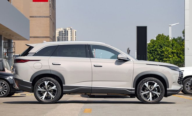 -1_0002_1400x0_1_q95_autohomecar__ChxkqWQJK4iAMcLJACF_Oxh_dSQ578