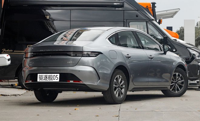 -1_0000_1400x0_1_q95_autohomecar__ChxknGRWDVyAF6xsACT3-R5M3rM641