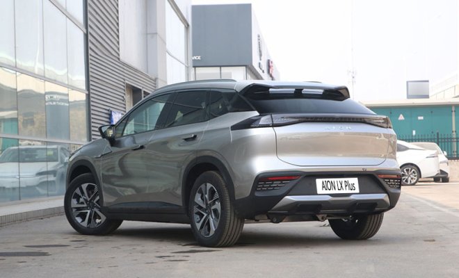 -1_0004_1400x0_1_q95_autohomecar__ChsEbGQMRAeAVCZgABj6r6fMTVs022