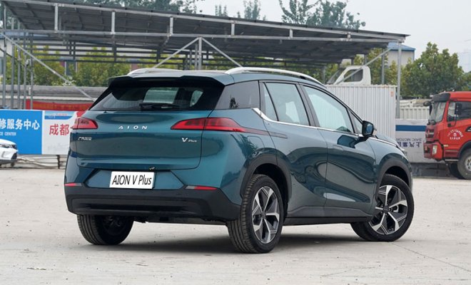 -1_0004_1400x0_1_q95_autohomecar__ChxkmWNKsymAWLUyAB68MPvQXkM415