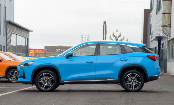 -1_0001_800x0_1_q95_autohomecar__Chxkm2OANfWAIS7LAB8D5DZzWlM594