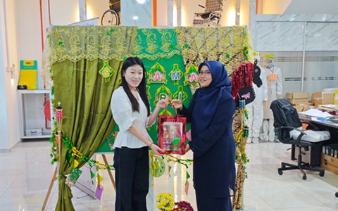 Celebrated the Malay New Year with customers, conducted product training