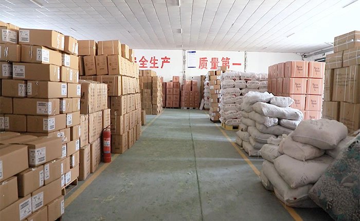 Warehouse for prompt delivery