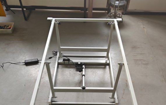  Hotel bed lifter
