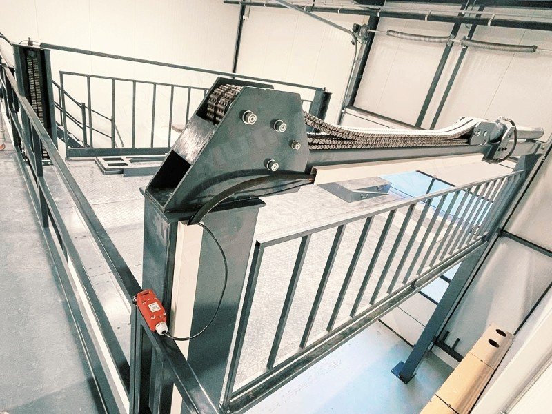ELEVATE YOUR GARAGE EXPERIENCE WITH THE FP-VRC 4-COLUMN CAR LIFT: A RECENT PROJECT IN THE NETHERLANDS